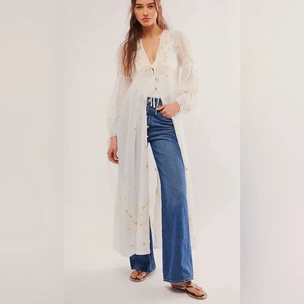New Free People This stunning piece looks amazing Intimately